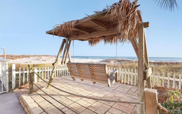 2br/2ba Sleeps 8, Beachfront w/ Pool