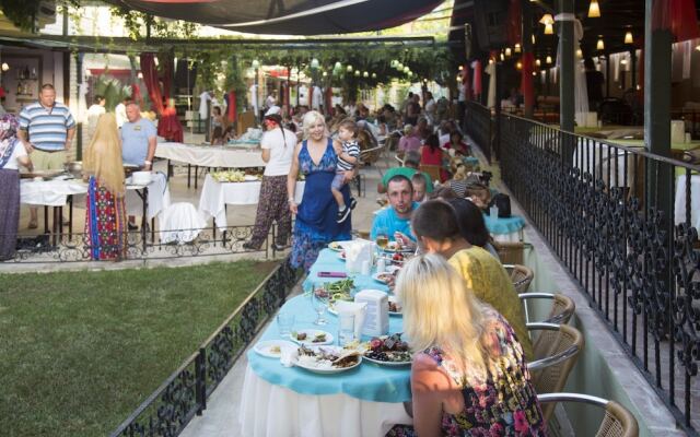 May Garden Club Hotel