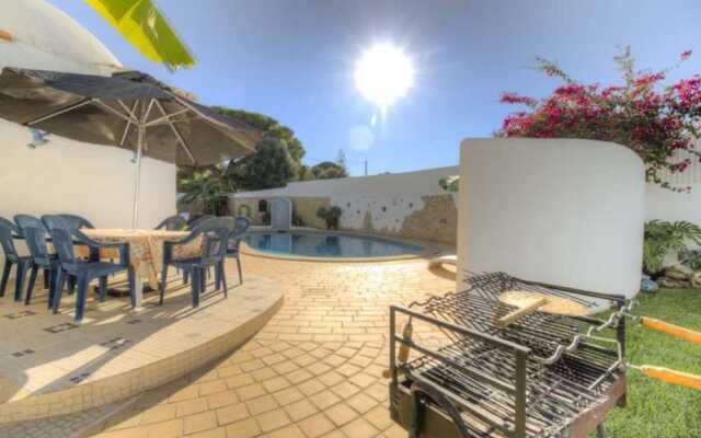 Villa - 4 Bedrooms with Pool and WiFi - 105890