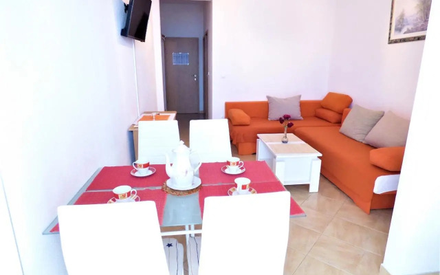 Apartments with a parking space Baska Voda, Makarska - 16517