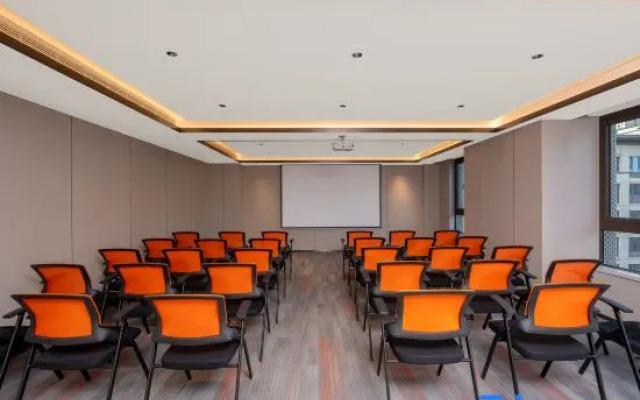 Holiday Inn Express Chongqing Ciqikou Ancient Town