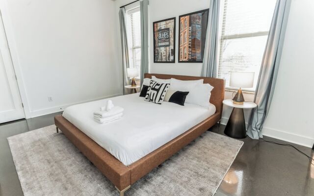 Modern Loft Near West End!