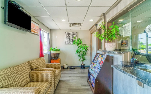 Deluxe Inn & Suites By OYO Miami OK