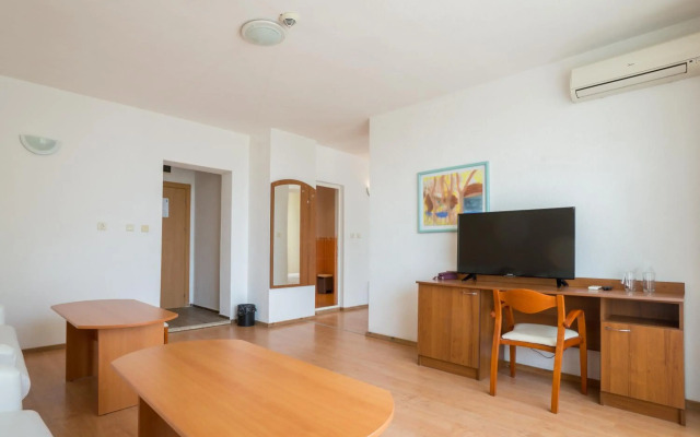 Perla Plaza Hotel