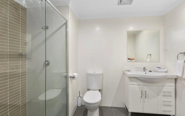 Quality Suites Pioneer Sands