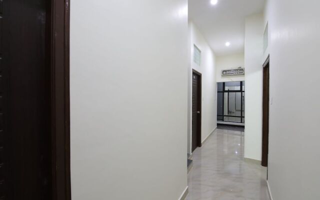 OYO 26630 Mathura Inn