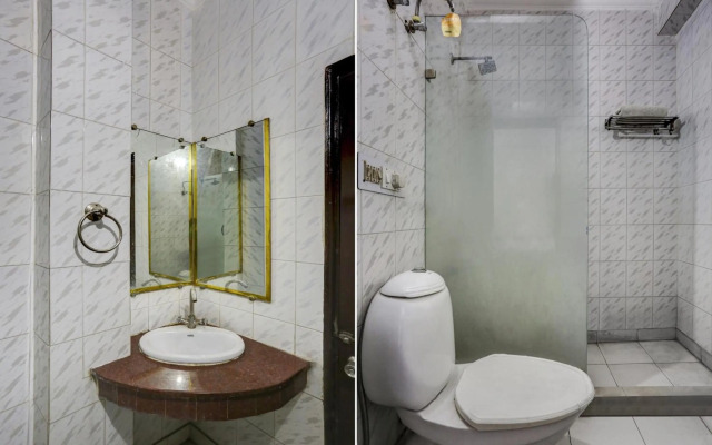 OYO Flagship IAE522 Hotel Cozzy Homes Stay