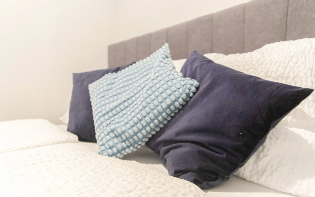 King bed, central and near metro