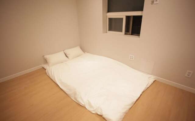 Hotel Seven Step