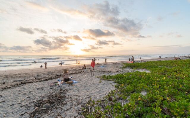Tramonto ROJO Santa Teresa Guest House