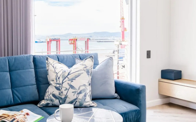 Waterfront Elegance at Harbour Bridge 413