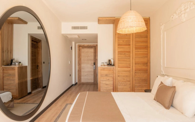 The Local House Ayasaranda