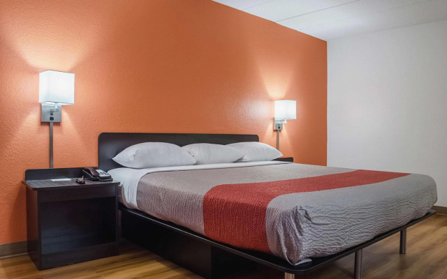 Motel 6 Brockton, MA