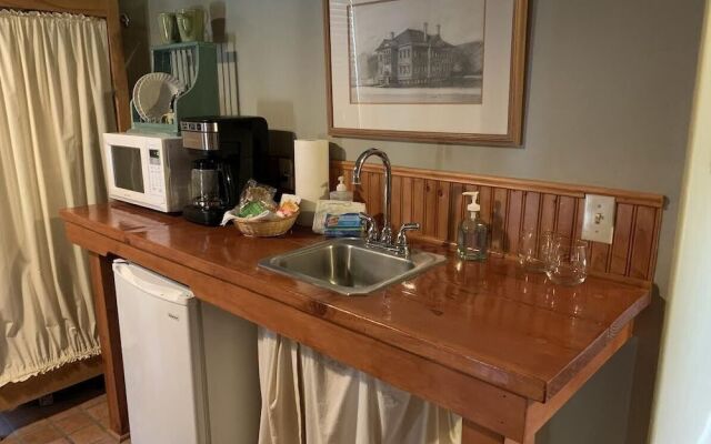 The Cottage @ 241 North