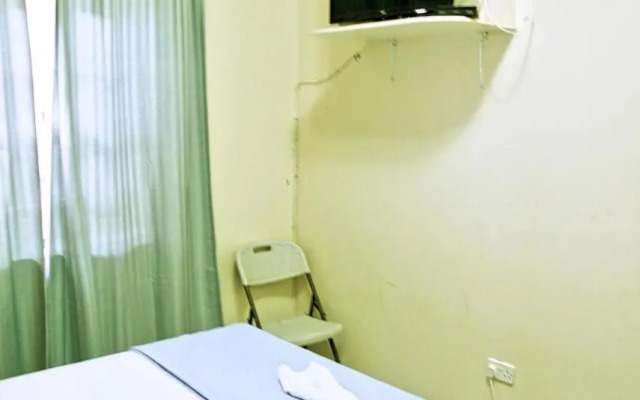 Tropical Breeze Guest House