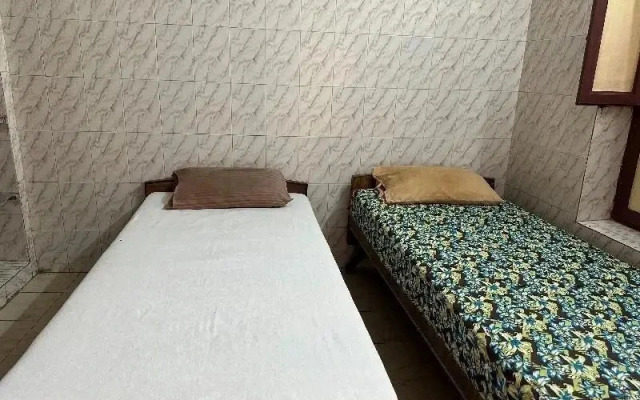 Anandha Lodge