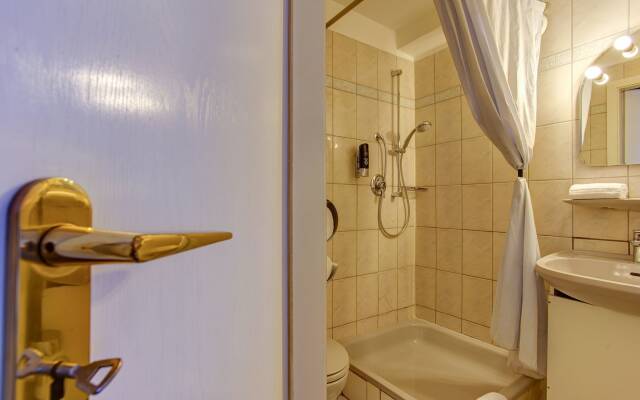 Centro Hotel Arde Koln, Trademark Collection by Wyndham