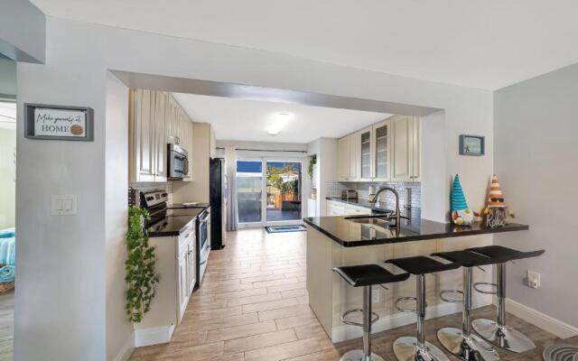 Sunny Waterside B in Dania Beach