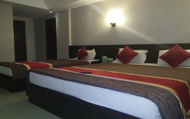 Itsy By Treebo - Greenwood Inn And Suites