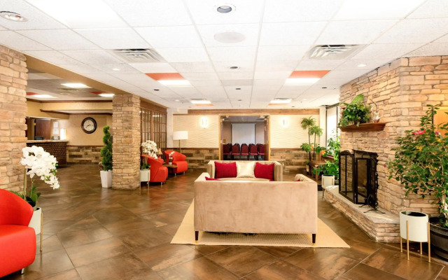 Ramada Hotel & Conference Center by Wyndham Plymouth