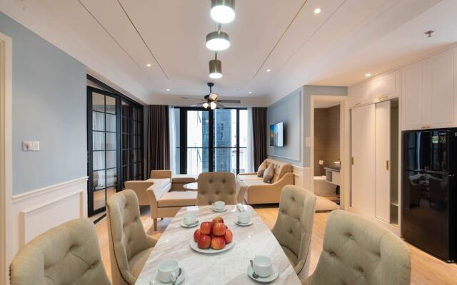 Louis Mo Apartment