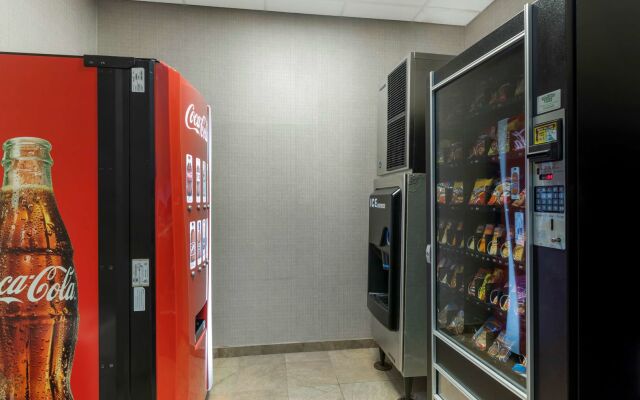 Best Western Plus Brunswick Inn & Suites