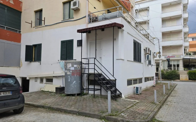 Tirent Apartment - Cozy Bedrooms Stay by Golem Beach.