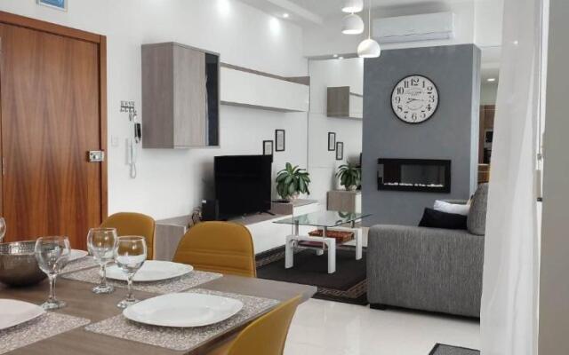 Bright Stylish Apartment