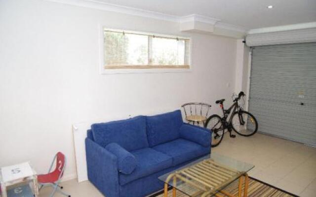 Beach Club 2, 5 Gowing Street