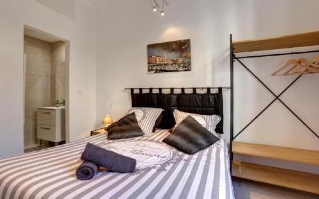 Great Flat in the Old Town Up To 4