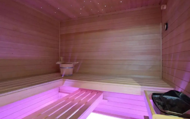 Luxury House with Indoor Pool, Sauna, Hot Tub