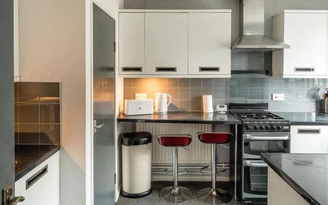 Spacious 3Br Flat With Balcony Near Tottenham Hale