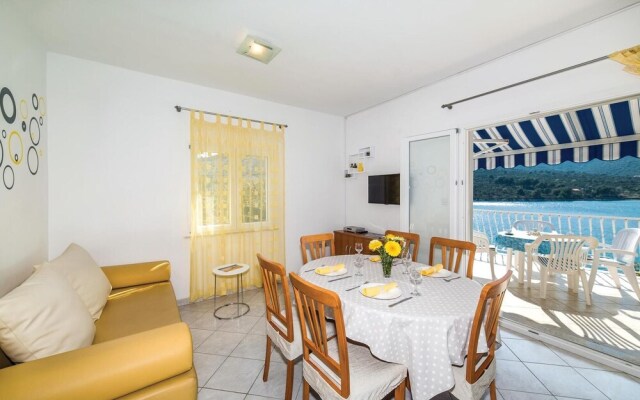Beautiful Home in Vinisce With Wifi and 2 Bedrooms