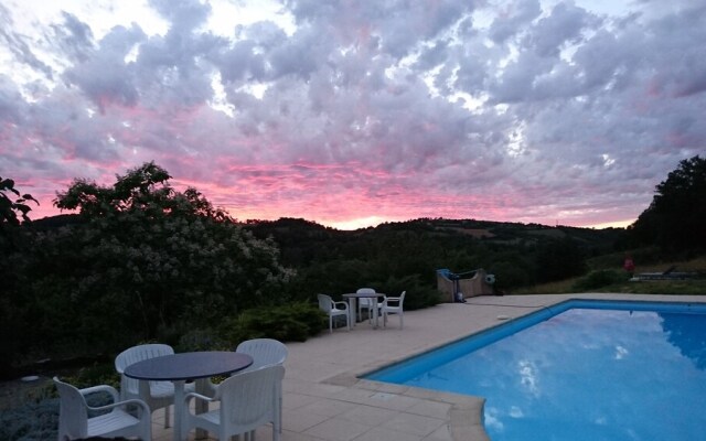 Hotel La Bastie D'Urfe