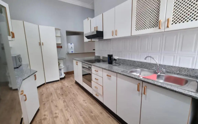 Everly4 Guest Apartment