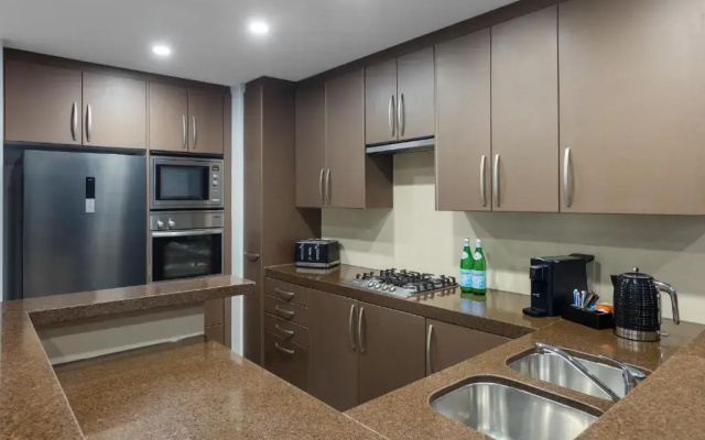 Meriton Suites World Tower