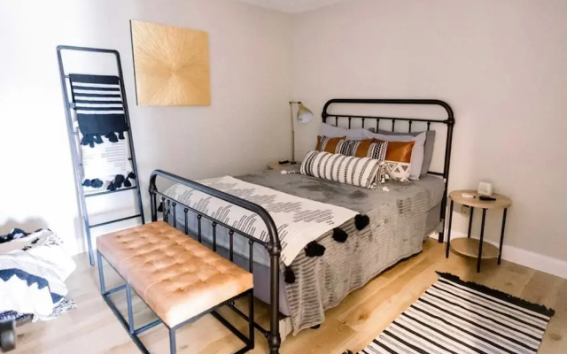 Suite Dreams Condo for 4
