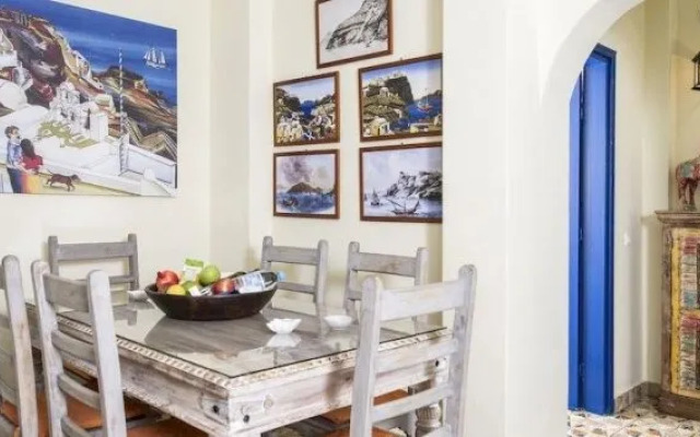 Oia's Sunset Apartments