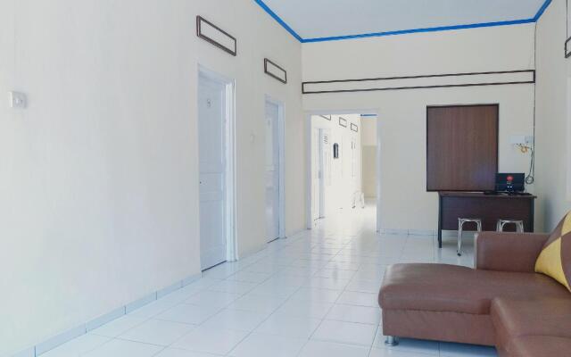 OYO 1190 Griya Soeratin Residence Syariah