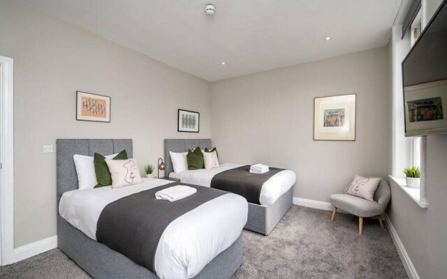 Host Apartments Picasso s Place II