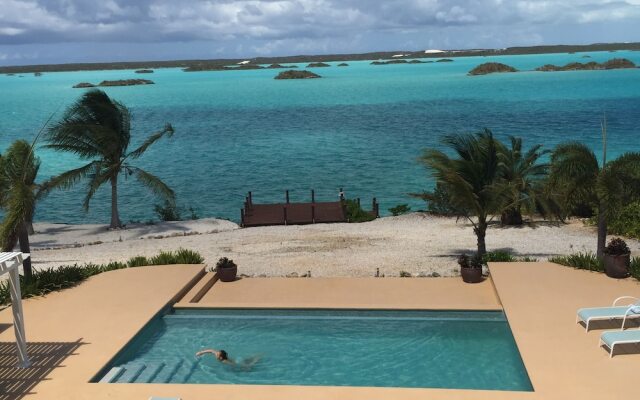 Breezy Palms Villa