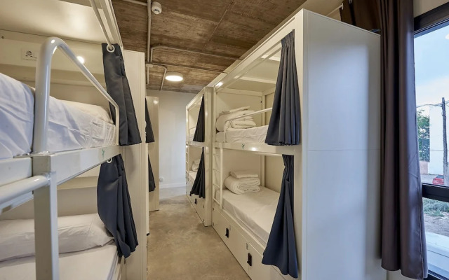 HostelFly Madrid Airport