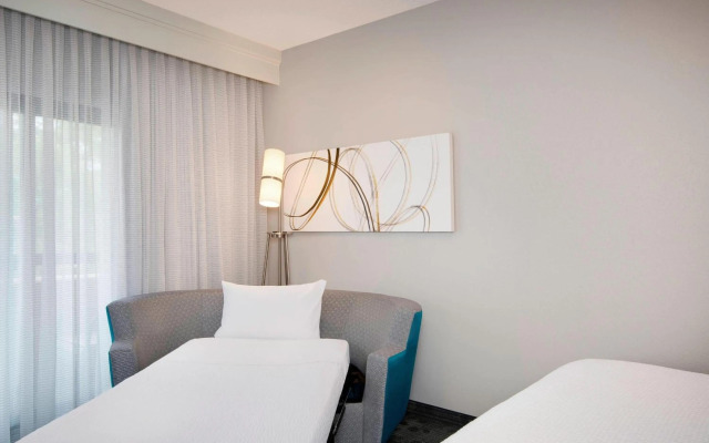 Courtyard by Marriott Savannah Midtown