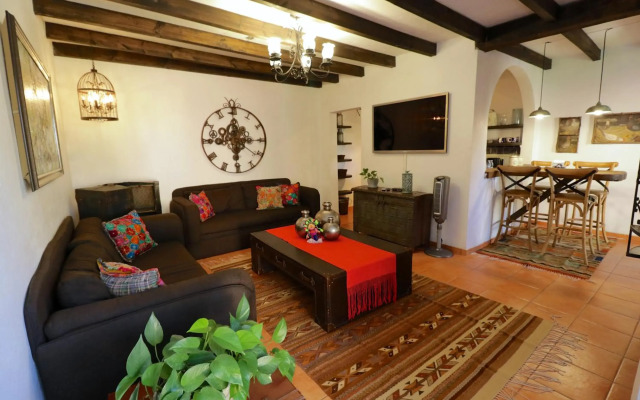 Casa Mia Suites