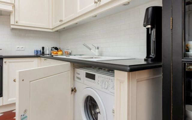 Warsaw Grójecka by Renters Prestige