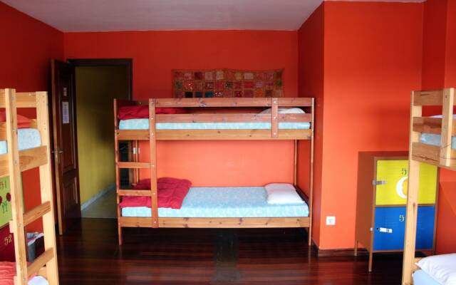 Meiga Backpackers
