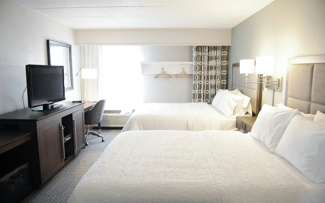 DoubleTree by Hilton Sterling - Dulles Airport