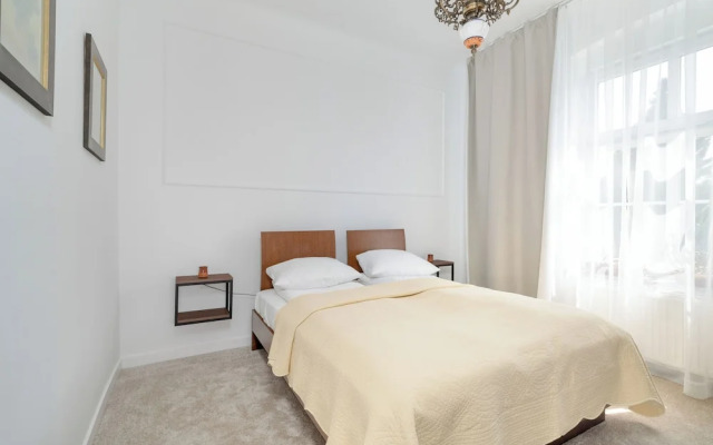 Poznan Apartment With Parking by Renters