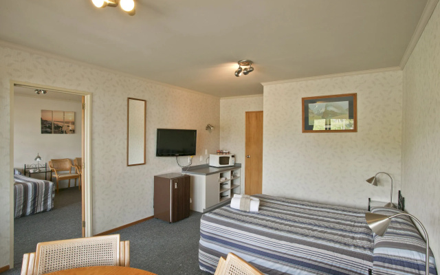 Te Anau Top 10 Holiday Park