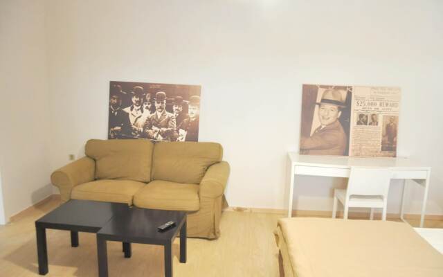 Studio in Glifada, With Furnished Garden and Wifi - 1 km From the Beac